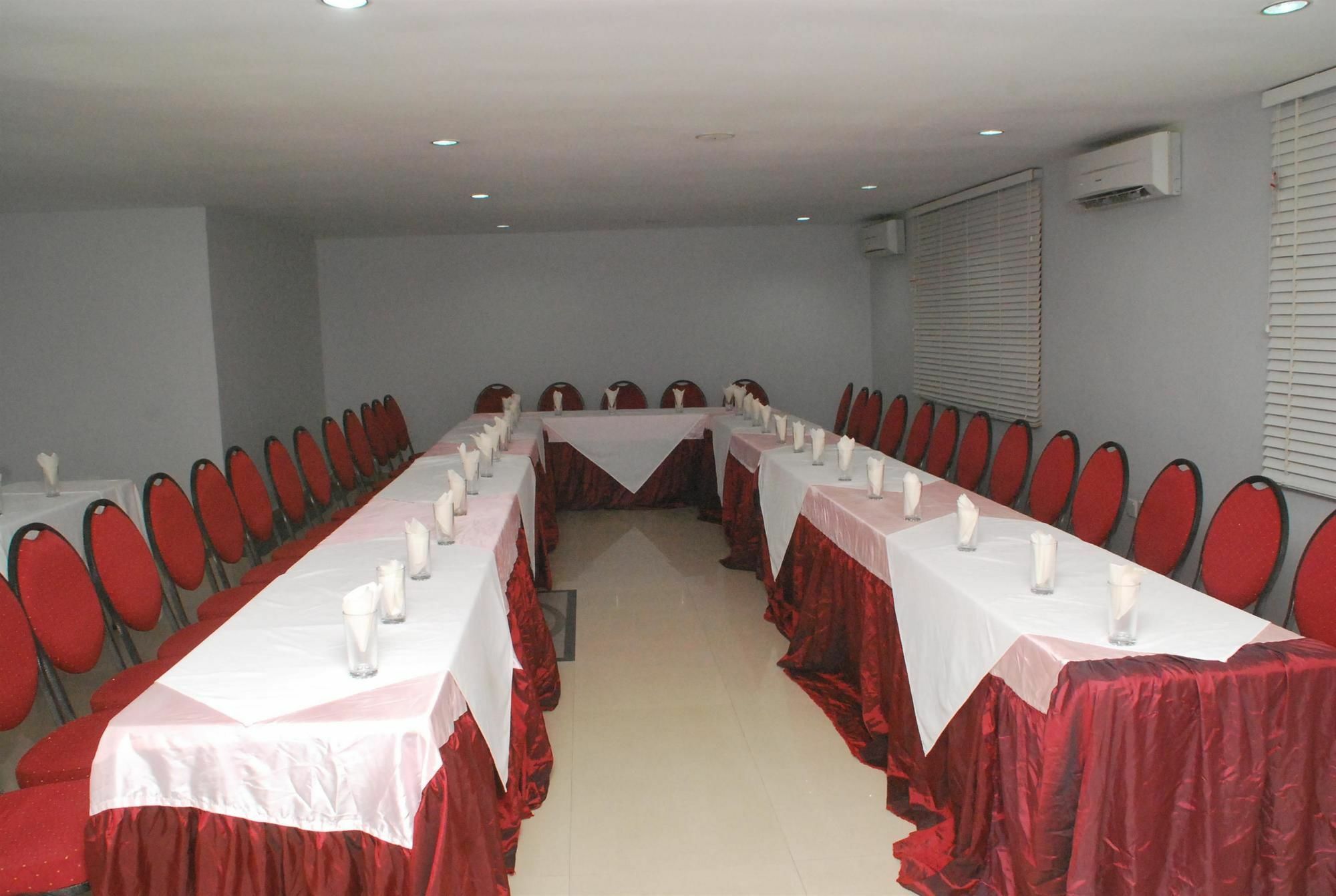 BW Starfire Hotel Ikeja Exterior foto